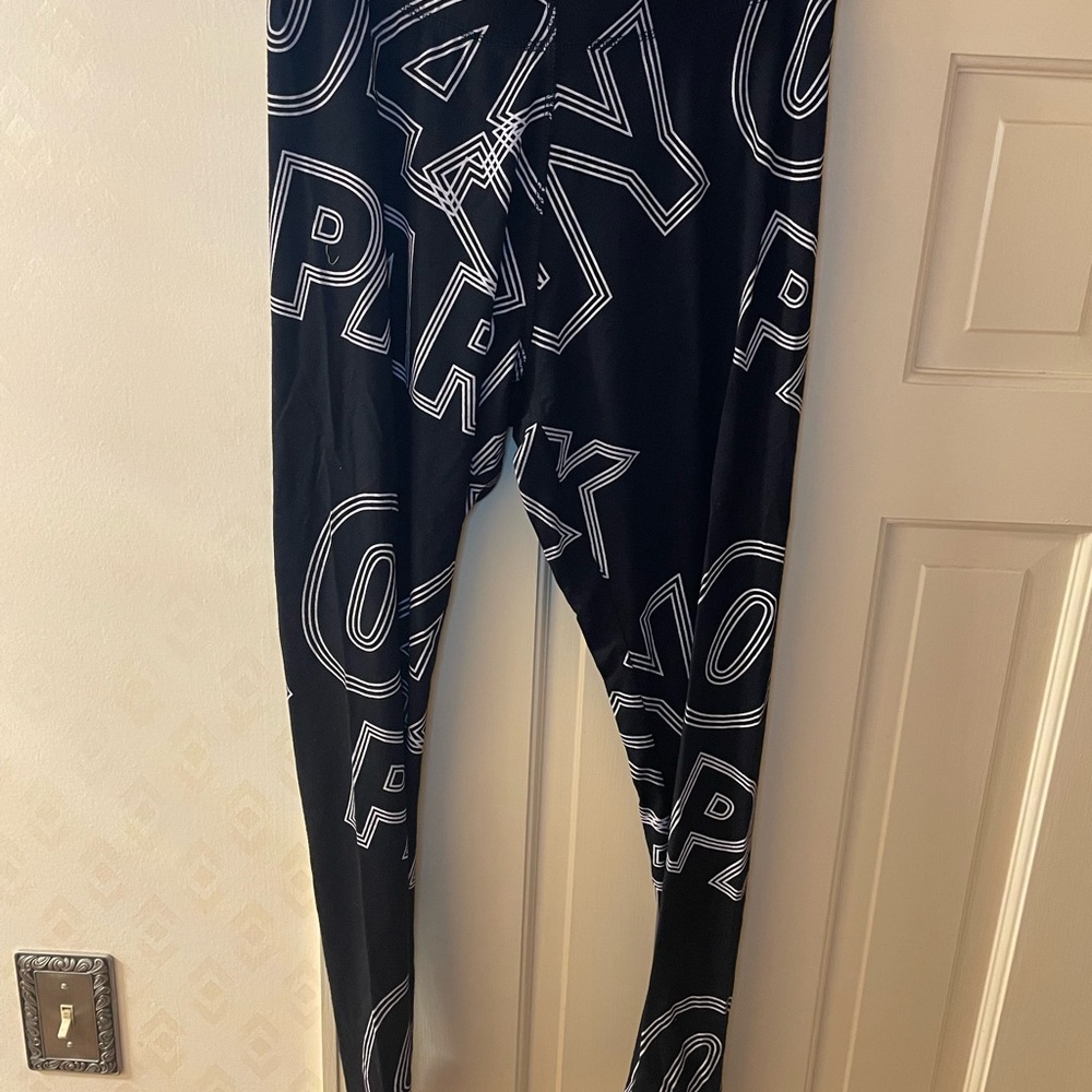 🐝IVY PARK Black Graphic Leggings Full-Length🖤